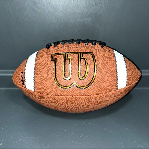 WILSON GST YTD YOUTH 12-14 Y/o COMPOSITE FOOTBALL - Picture 2 of 8